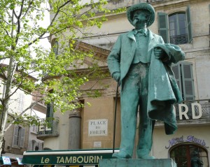 01 Arles France Monument à Frédéric Mistral écrivain