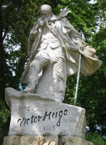 07 Guernsey ( dépendance de la couronne britannique ) Statue de Victor Hugo écrivain et dramaturge