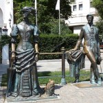 24 Yalta Crimée Statue de Anton Tchekhov écrivain et dramaturge et la Dame au chien