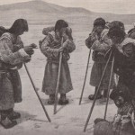 Bâtons de pélerines tibétaines en 1910