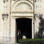 Entrée de la chapelle d'Ussé - photo Wikipédia